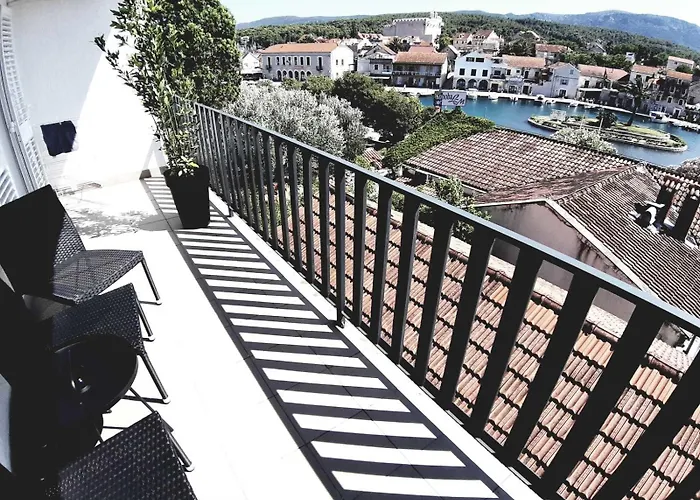 Gasthof Mediteran Hvar - Modern Rooms&restaurant, Vrboska