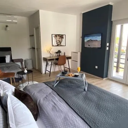 Mediteran Hvar - Modern And Restaurant, Pensión Vrboska