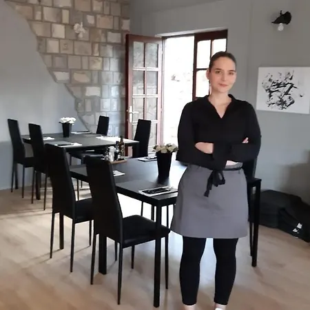 Pensión Mediteran Hvar - Modern And Restaurant, Vrboska