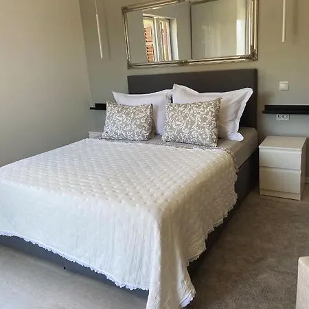 Pensión Mediteran Hvar - Modern And Restaurant, Vrboska