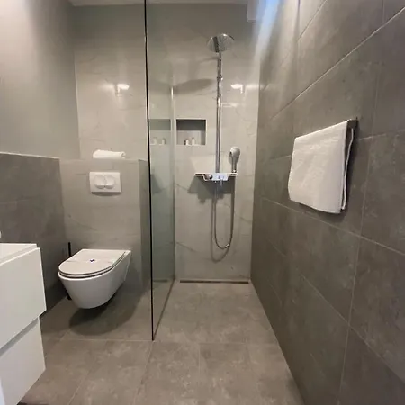 Pensión Mediteran Hvar - Modern And Restaurant,