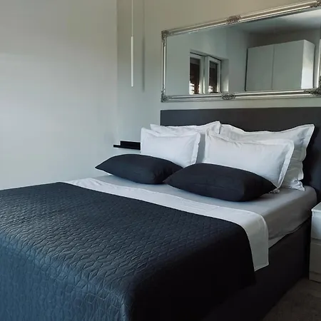 Mediteran Hvar - Modern And Restaurant,