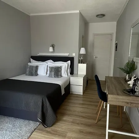 Pensión Mediteran Hvar - Modern And Restaurant,