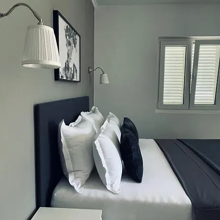 Pensión Mediteran Hvar - Modern And Restaurant, Vrboska