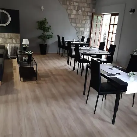 Pensión Mediteran Hvar - Modern And Restaurant, 4*