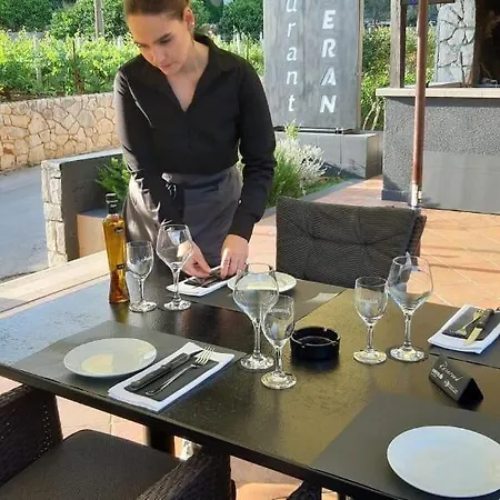 Mediteran Hvar - Modern And Restaurant, 4* Vrboska