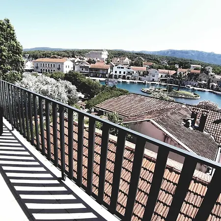 Pensión Mediteran Hvar - Modern And Restaurant, Vrboska