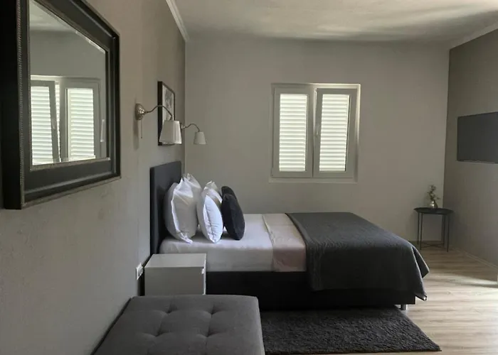 Mediteran Hvar - Modern And Restaurant, 4* Врбоска